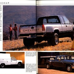 1989 Chevrolet Trucks Full Line Brochure 14-15
