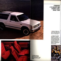 1990 Chevrolet Trucks Brochure Vol. 1 56-57