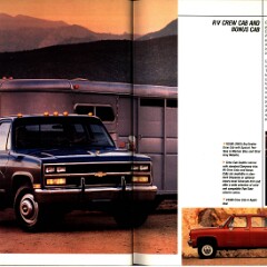 1990 Chevrolet Trucks Brochure Vol. 2 34-35
