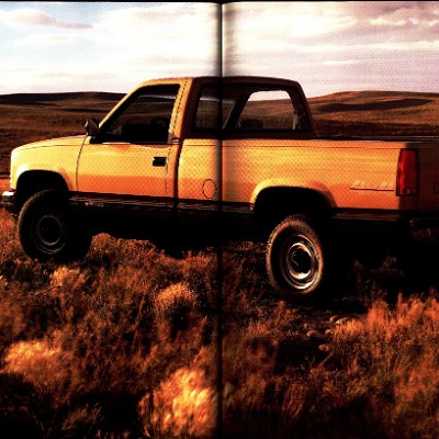 1988 Chevrolet Full Size Pickup Brochure 22-23