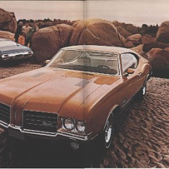 1971 Oldsmobile Full Line Brochure (Cdn) 22-23