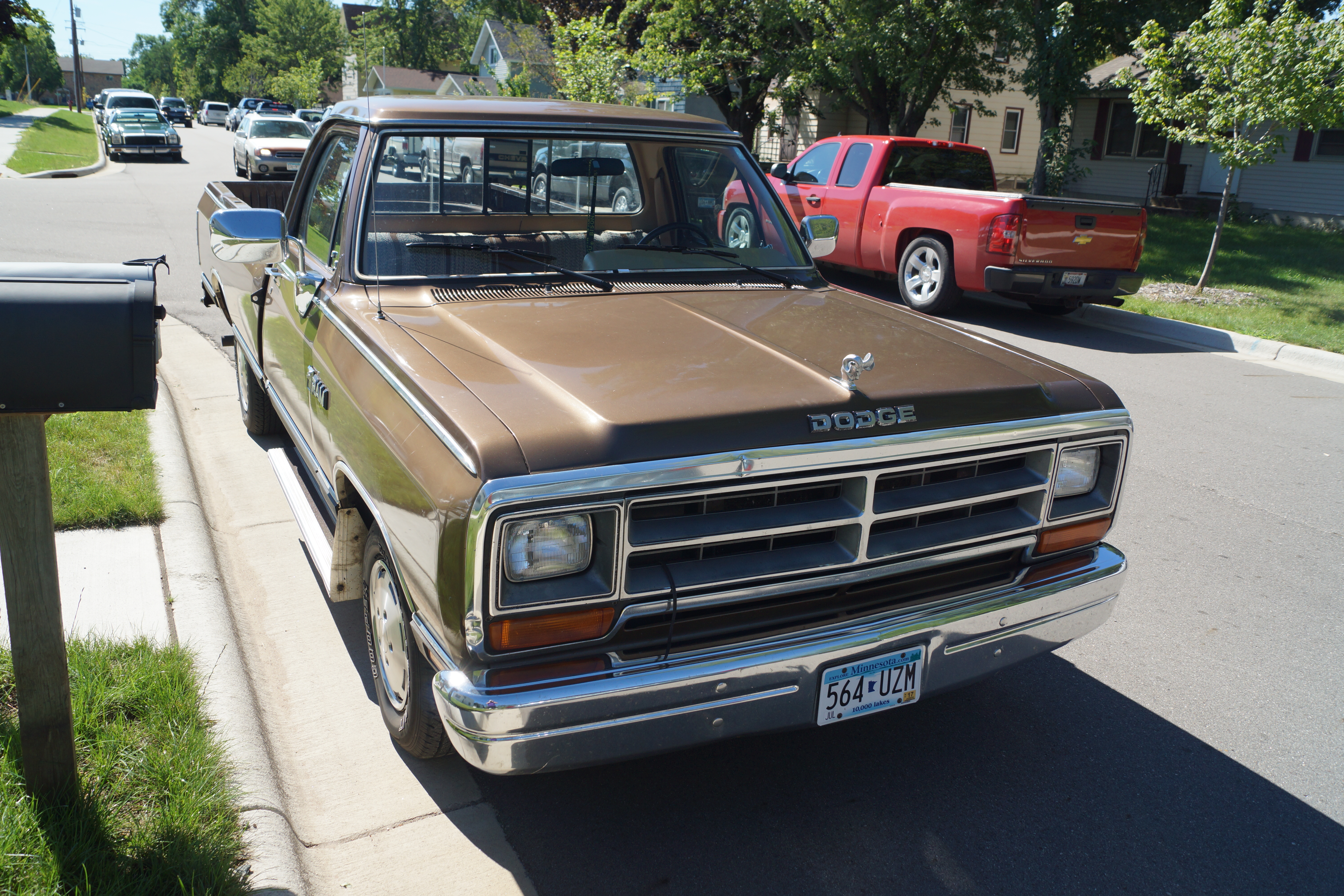 1988_Dodge_Ram_150_LE_Pick-Up_(28523399894)