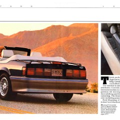 1988_Ford_Mustang-10-11