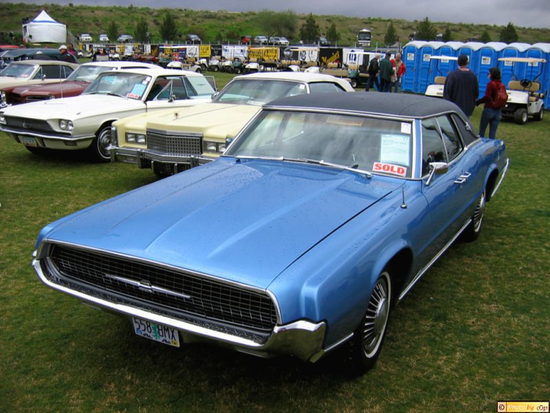 1967_Thunderbird