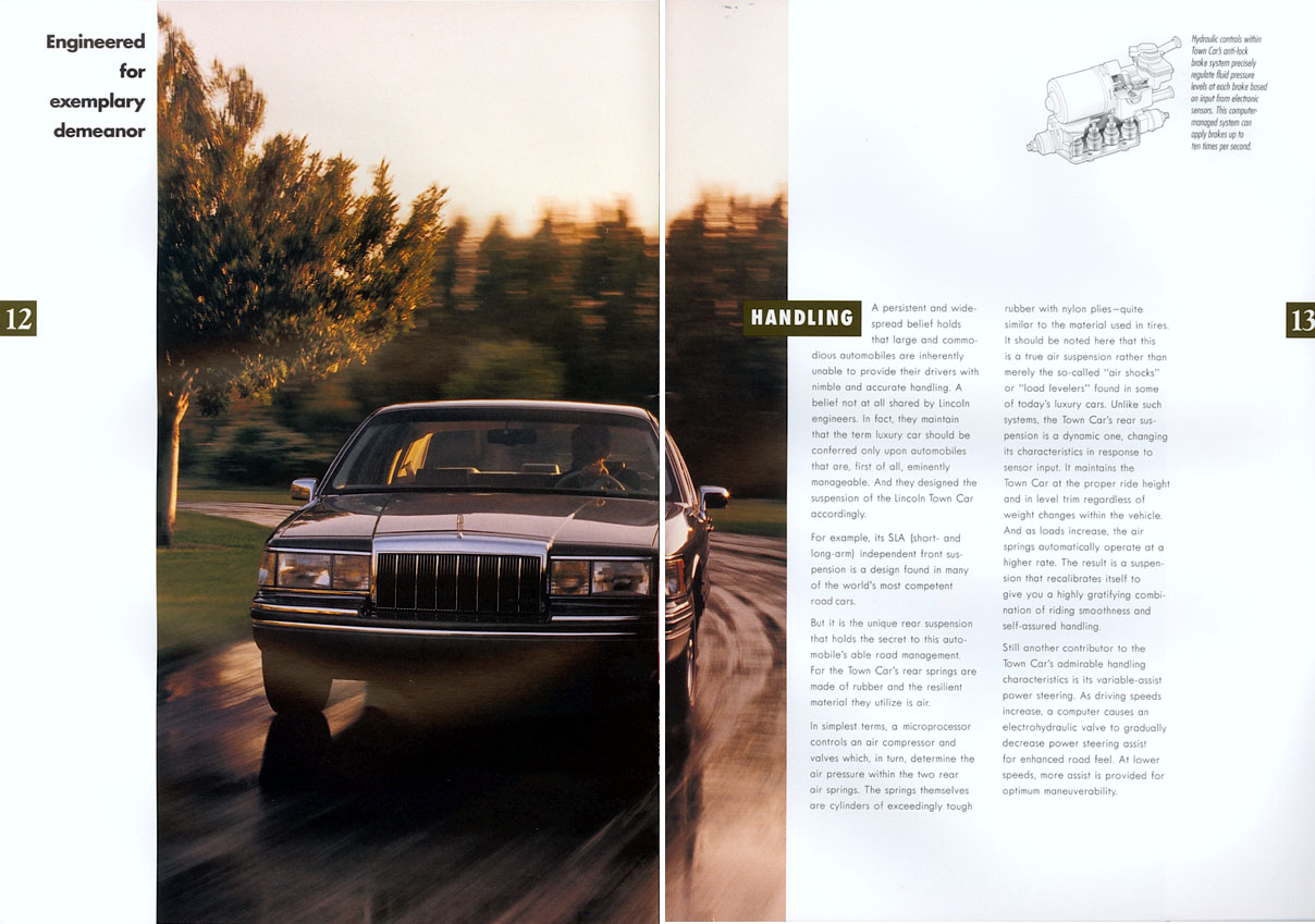 1992_Lincoln_Town_Car-12-13