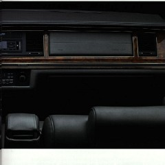 1994_Lincoln_Town_Car-10