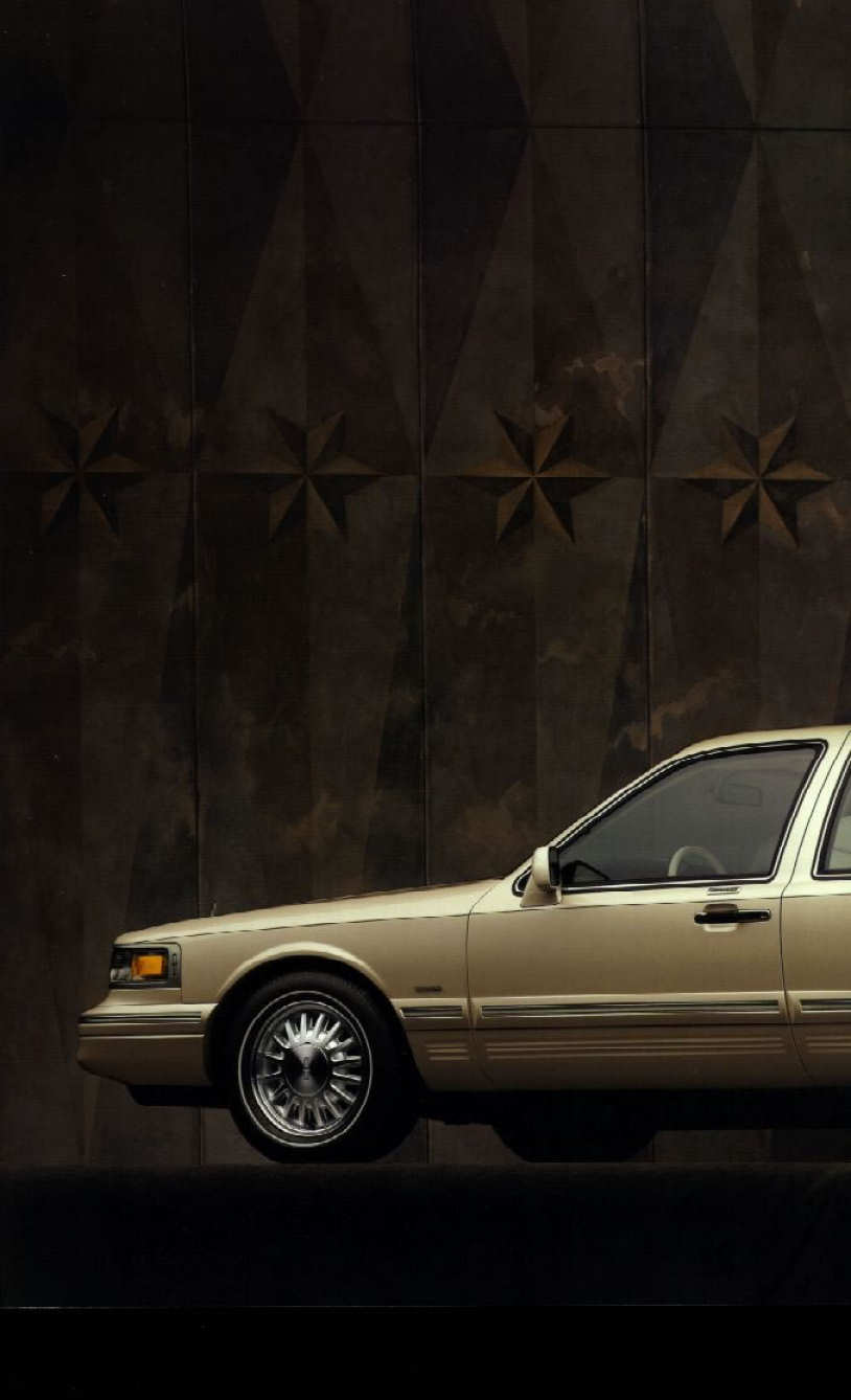 1996_Lincoln_Town_Car-03