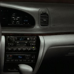 1996_Lincoln_Continental-11