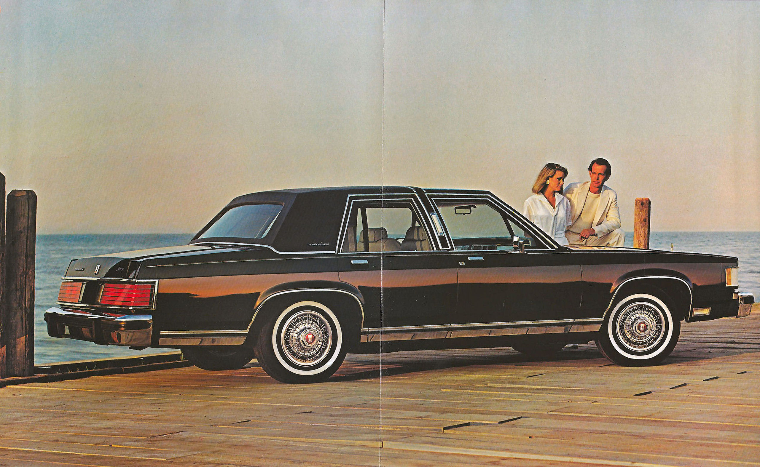 1985_Mercury_Grand_Marquis-03-04