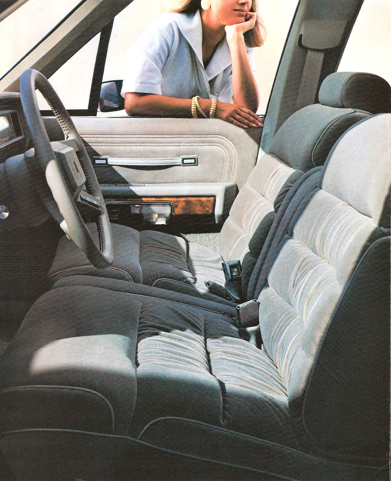 1985_Mercury_Grand_Marquis-05