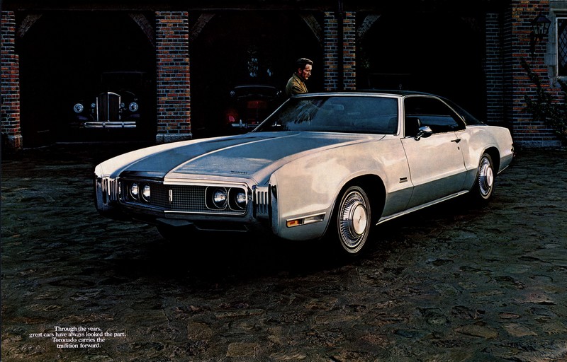 1970_Oldsmobile_Toronado-03