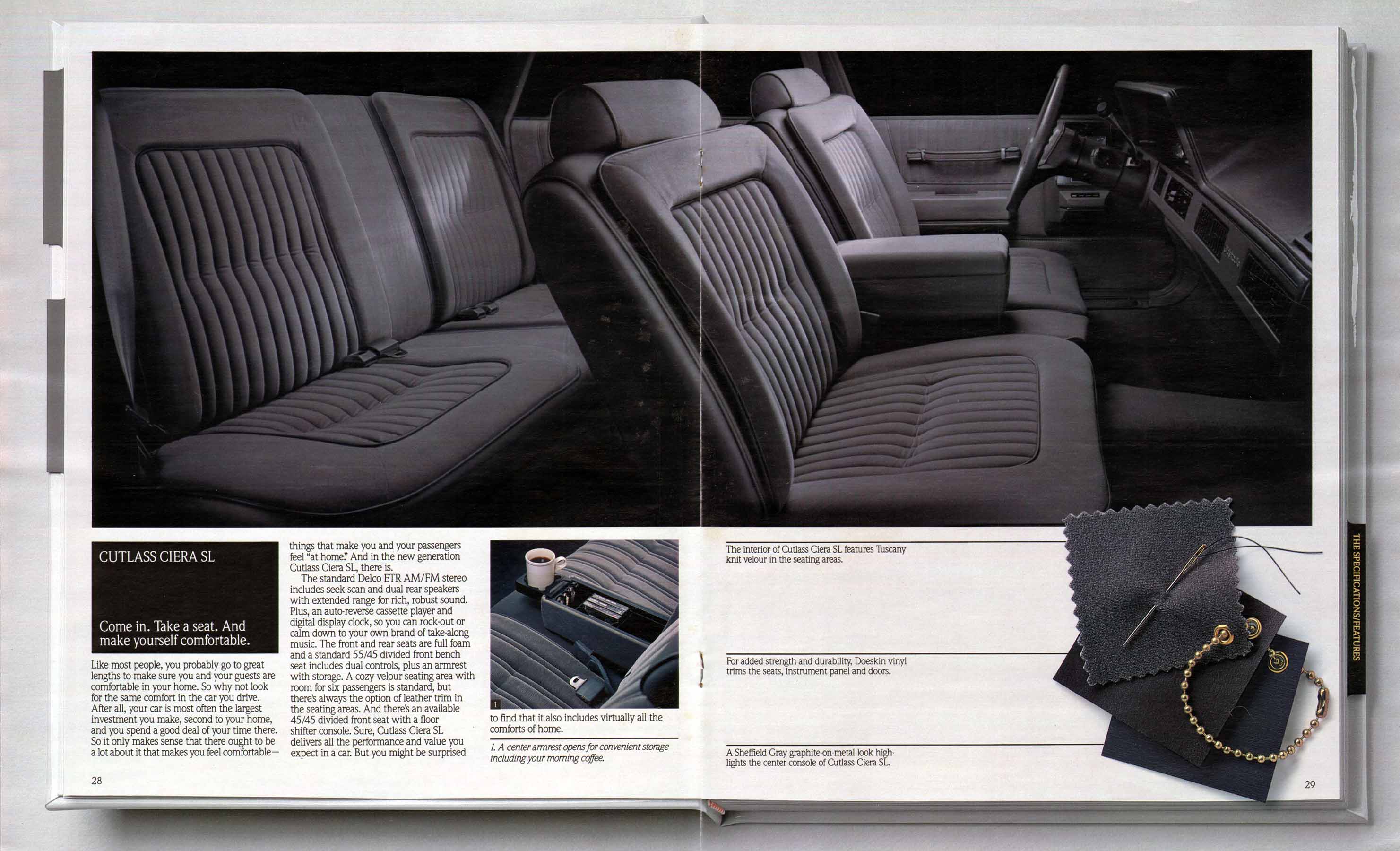 1989_Oldsmobile_Cutlass_Prestige-28-29