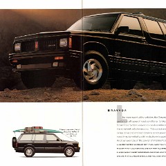 1992_Oldsmobile_Full_Line_Prestige-82-83