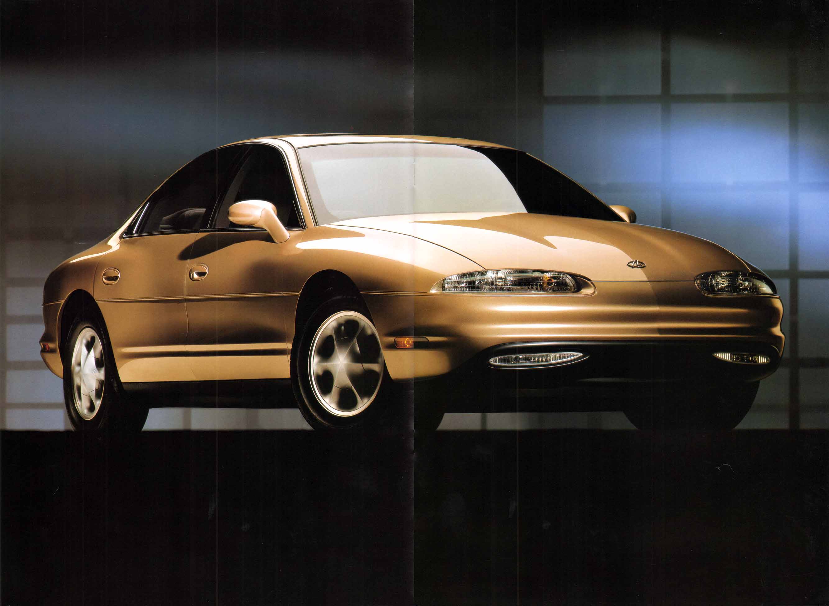 1995_Oldsmobile_Aurora_Deluxe-28-29